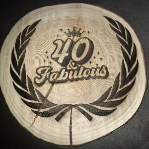 Echte Baumscheibe mit Wunschgravur